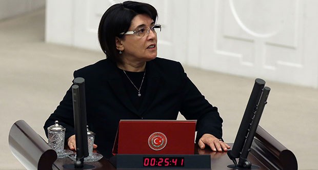 leyla zana, oath, Parliament, Kurdish politician