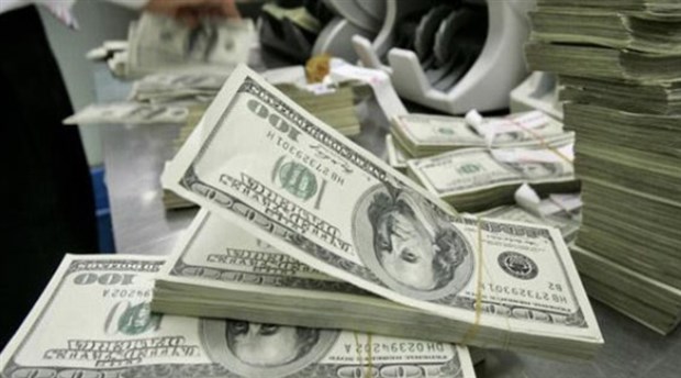 Turkish lira tumbles against dollar