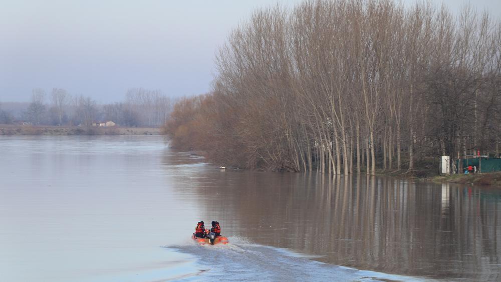 Greek border police search for missing Turkish mother and her three children in Evros River