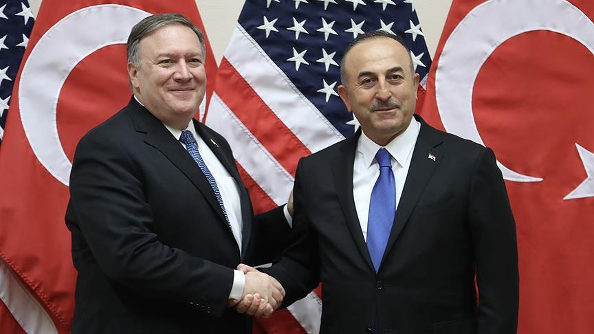 U.S. Secretary of State Mike Pompeo (L) and Turkish Foreign Minister Mevlut Cavusoglu